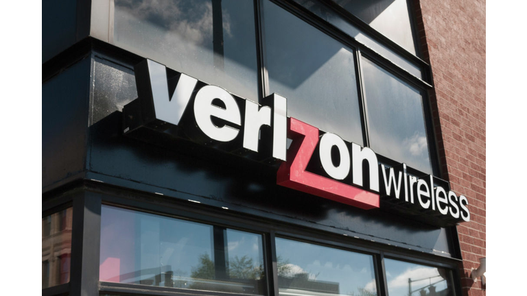 Verizon Shares Fall Lower On Missed Revenue Targets, And Drop In Customers