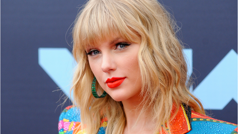 Taylor Swift attends the 2019 MTV Video Music Video Awards