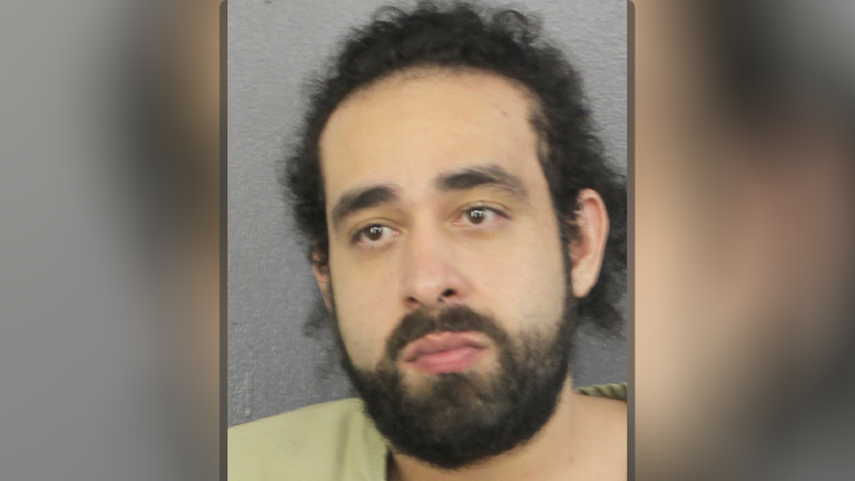 Florida man throws urine on prosecutor during sentencing hearing