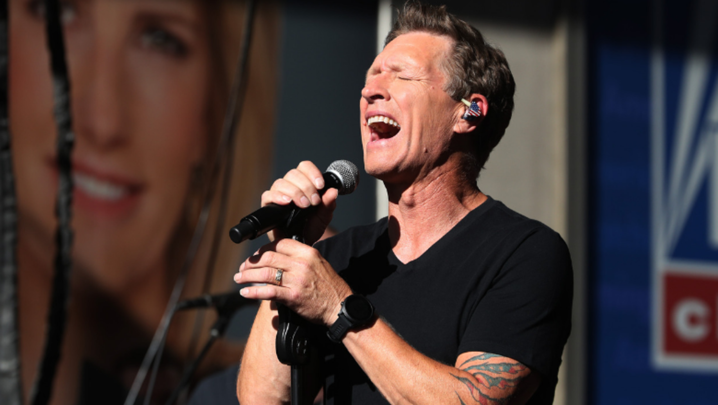 Craig Morgan Holds Back Tears Performing Heartfelt Song For Late Son