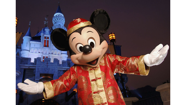 Mickey And Minnie Mouse Welcome Everyone To Hong Kong Disneyland Resort