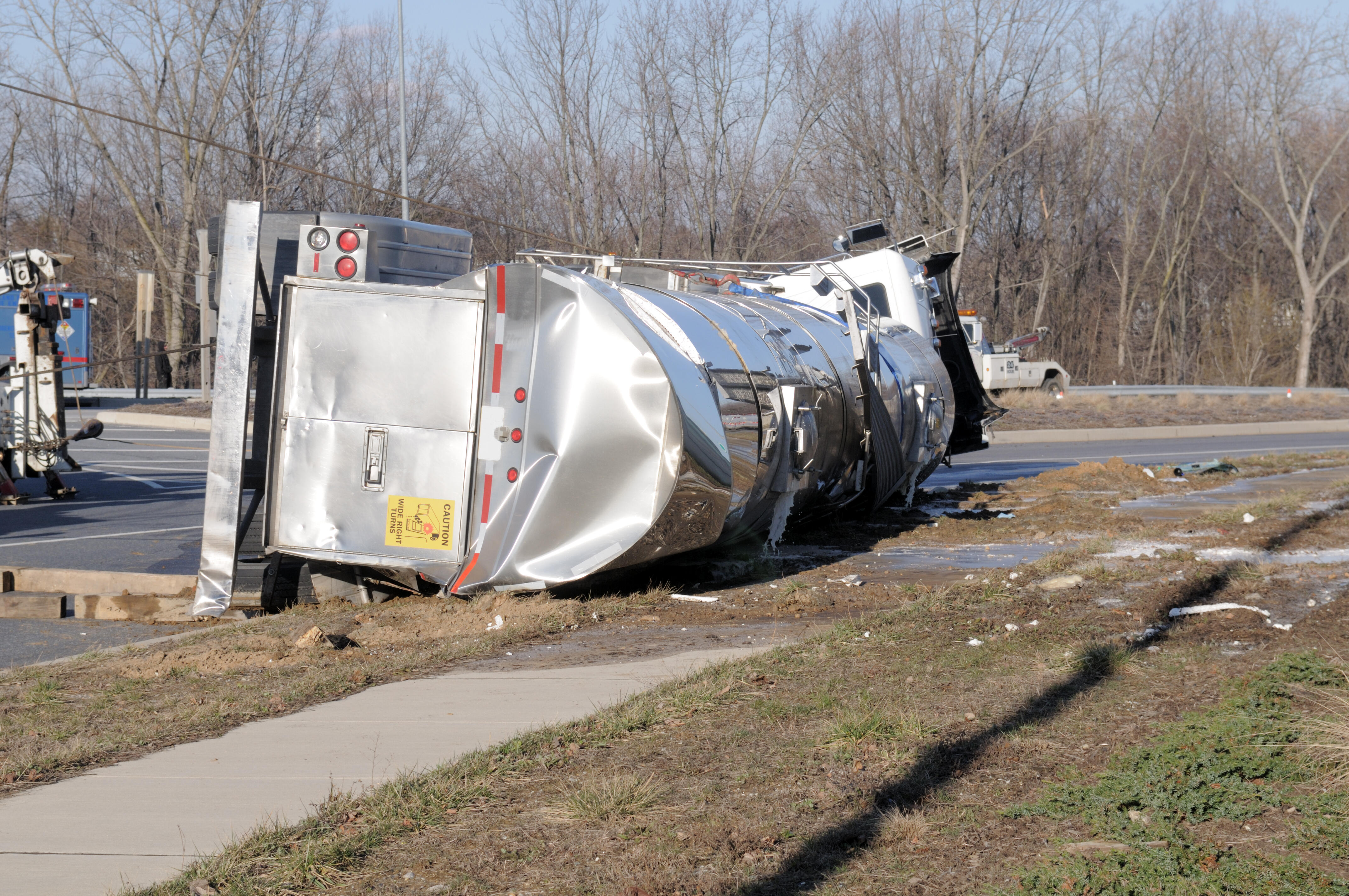 Truck Carrying 10,000 Lbs Of Explosives Overturns On Georgia Highway ...