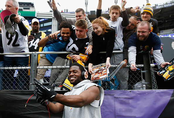 Pittsburgh Steelers v Baltimore Ravens