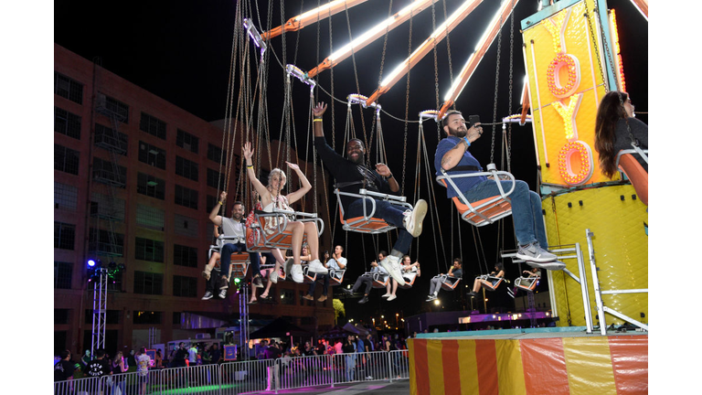 Seth Rogen & Lauren Miller Rogen Host Hilarity For Charity's County Fair