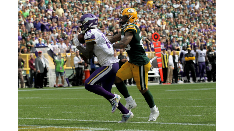 Minnesota Vikings v Green Bay Packers