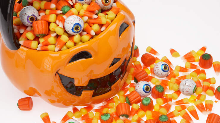 Kids Favorite Halloween Candy! 94.7 WDSD Anthony Moore