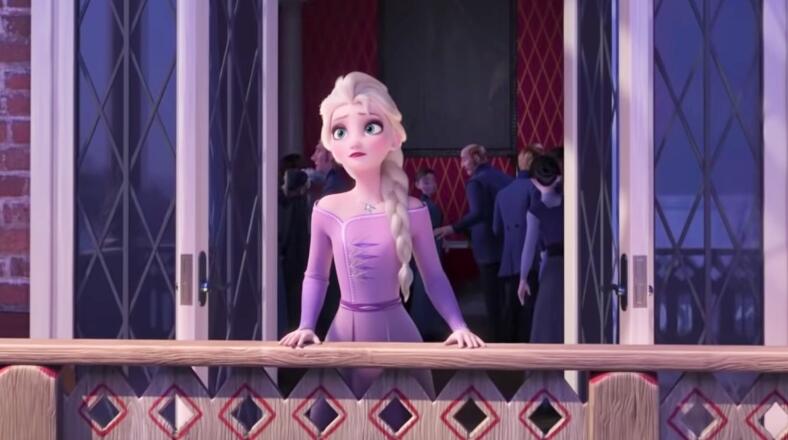 Anna Elsa Discover An Enchanted Forest In New Frozen Trailer IHeart