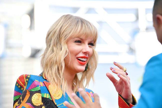 Website Ranks All Of Taylor Swifts Songs From Best To Worst