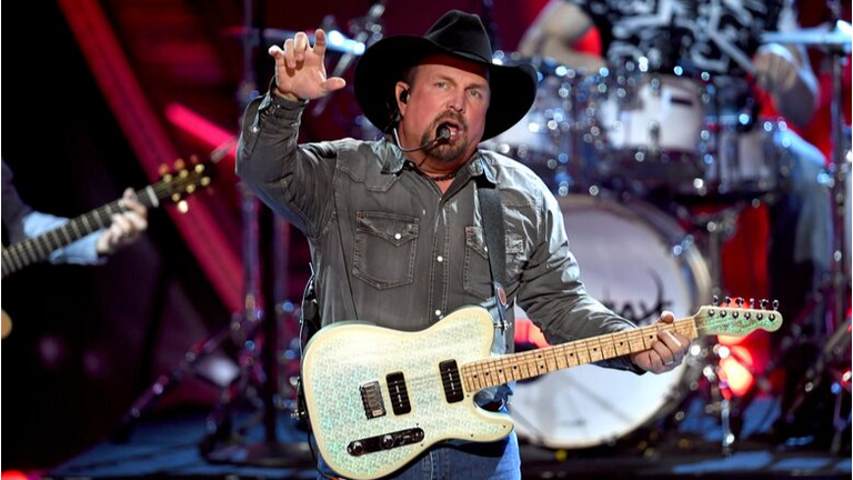 Garth Brooks Reveals Fourth Dive Bar Tour Stop 