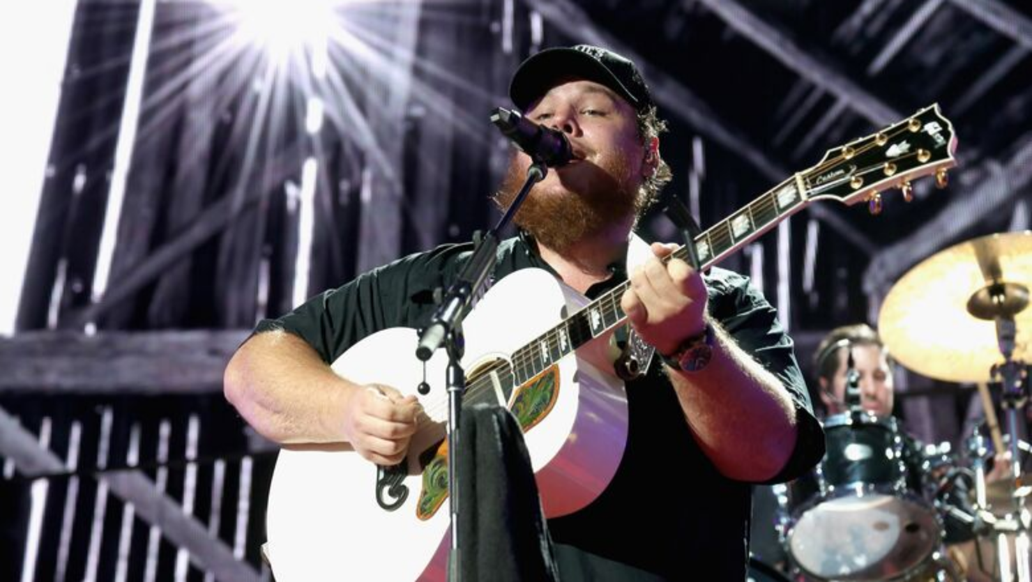 Luke Combs Brings Stadium To Tears With Performance Dedicated To Young Boy
