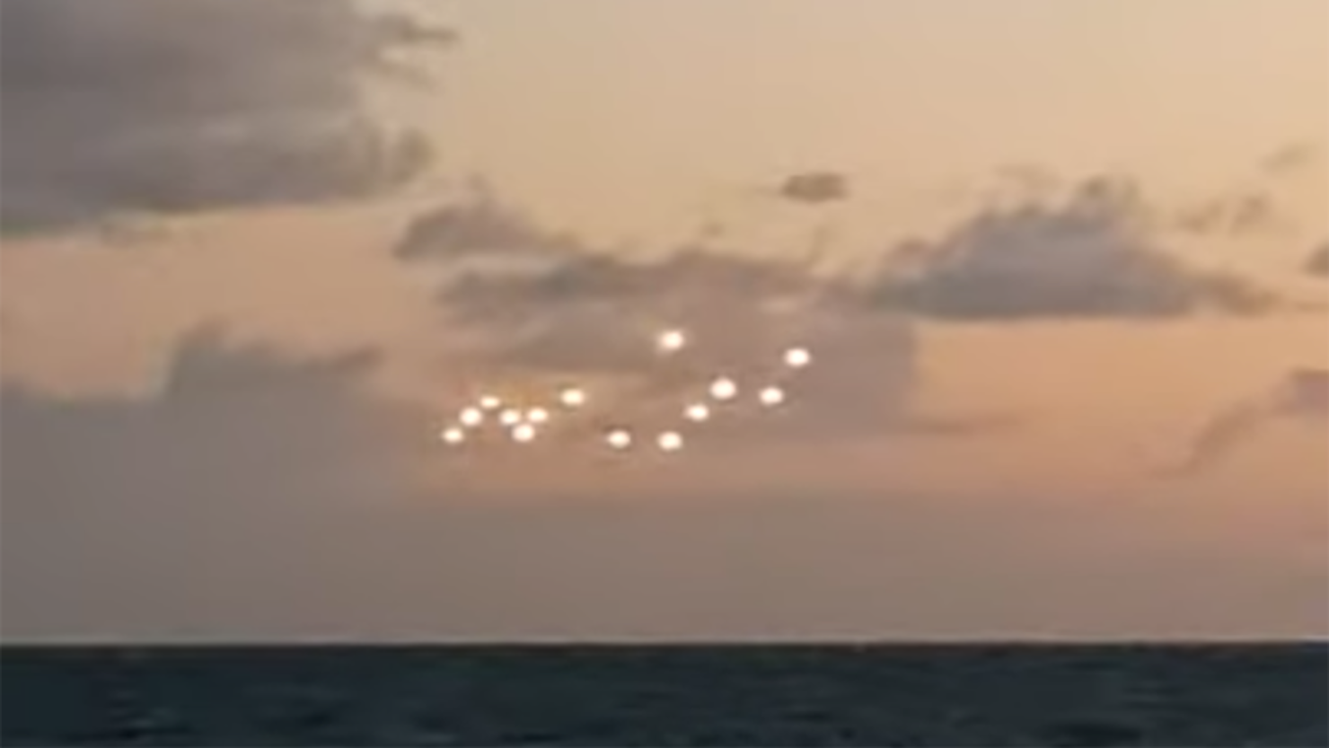 Video Shows Strange Glowing Objects In Sky Over North Carolina Iheart