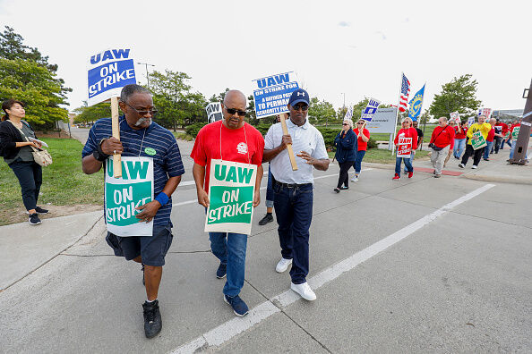 Sen. Bernie Sanders Joins UAW Picket Line In Detroit