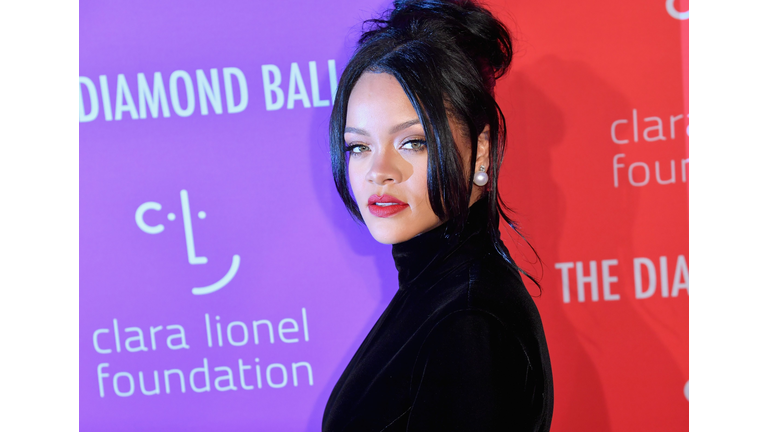 US-CHARITY-BALL-ENTERTAINMENT-RIHANNA