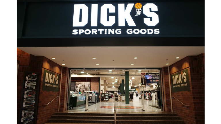 US-DICKS-GUNS