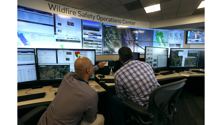California's PG&E Offers Media Tour Of It's Wildfire Operations Center