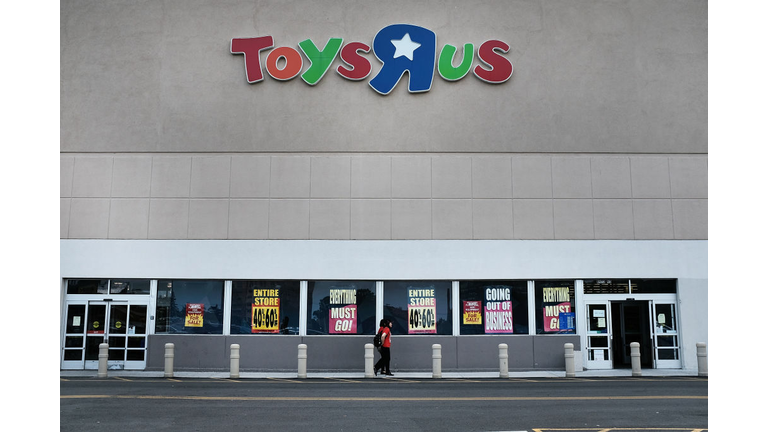 As Toys R Us Shutters Its Stores, Employees Protest Over Lack Of Severances