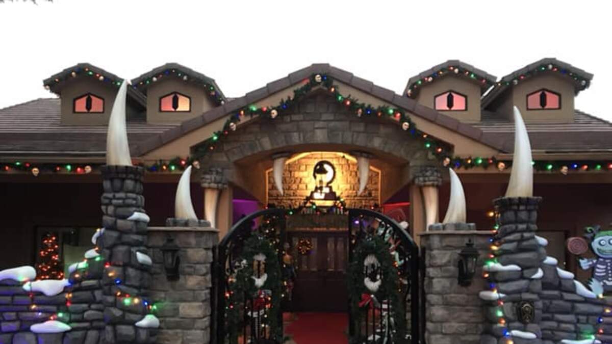 There's A Nightmare Before Christmas House In Tempe, AZ & It Looks