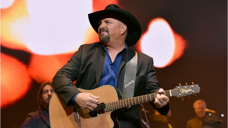 Garth Brooks Reveals Next 'Dive Bar Tour' Stop Will Be In Ohio