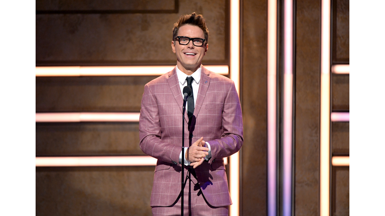 2019 CMT Artist of the Year - Inside