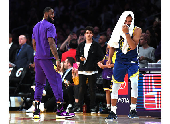 Golden State Warriors v Los Angeles Lakers