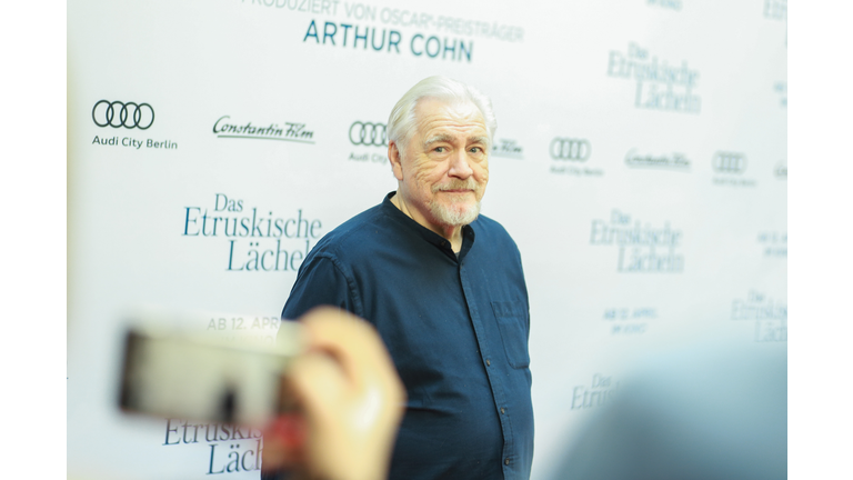 'Das Etruskische Laecheln' Premiere In Berlin