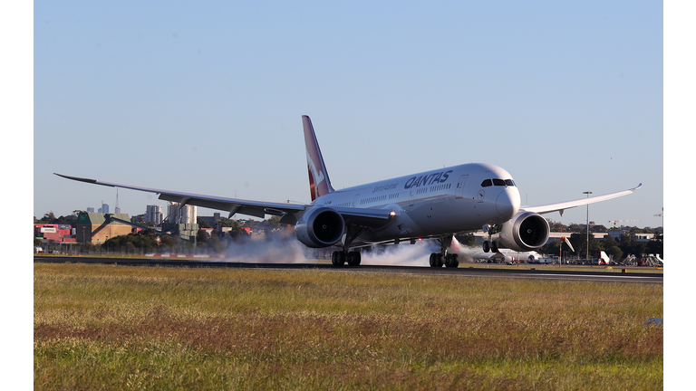 Qantas Completes First Commercial Flight Direct From New York To Sydney 