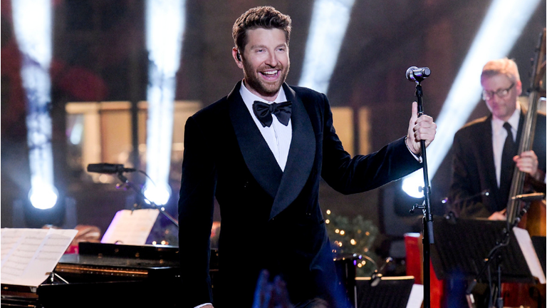 Brett Eldredge Is Getting In The Holiday Spirit With 2019 'Glow Live Tour'
