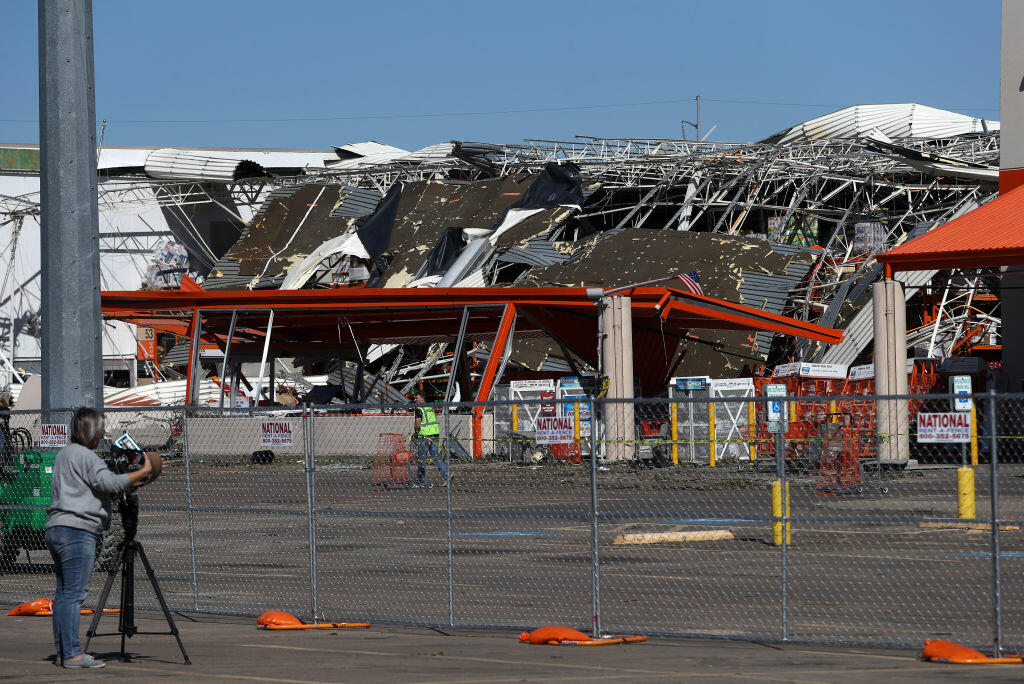 More than 100 structures destroyed in North Texas tornadoes  - Thumbnail Image