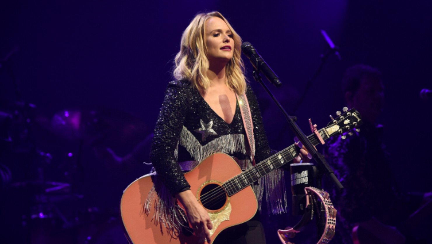 Miranda Lambert Invites 8-Year-Old Fan To Sing On Stage With Her