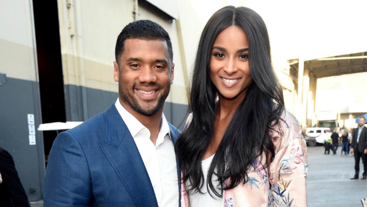 Russell Wilson shares sweet family photo with wife Ciara, their kids - ABC  News