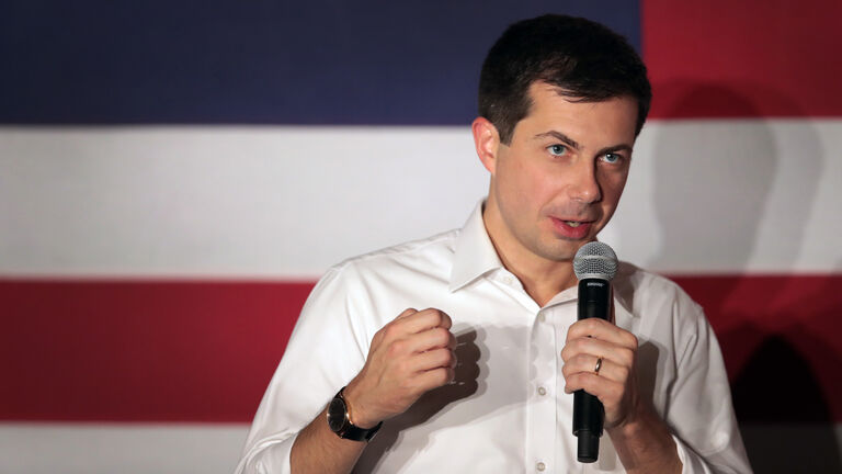 Democratic Presidential Candidate Pete Buttigieg Campaigns In Iowa