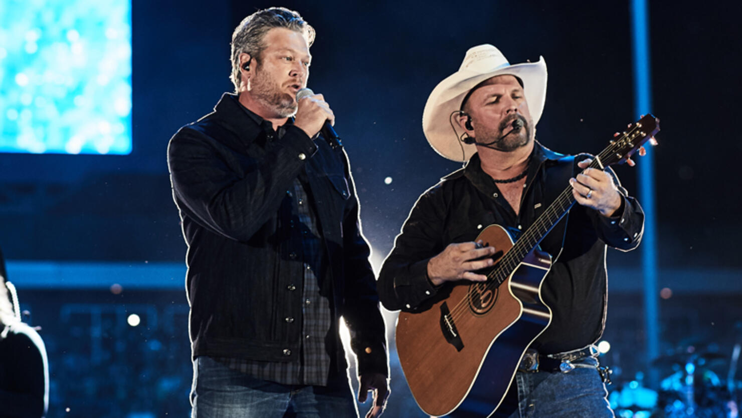 Garth Brooks And Blake Sheltons Dive Bar Video Lands Over 26 Million