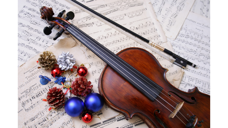 Christmas  ornament with violin