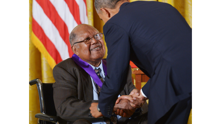 US-POLITICS-ARTS-HUMANITIES-OBAMA-GAINES