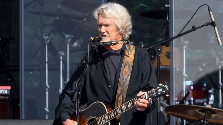 Kris Kristofferson To Receive CMA Lifetime Achievement Award