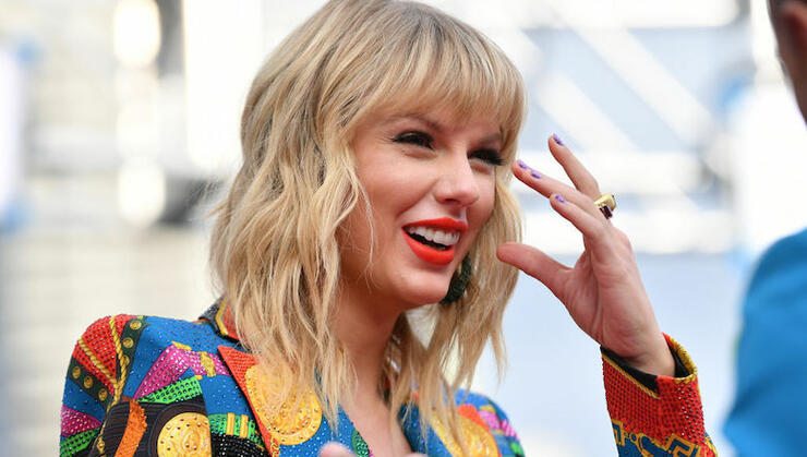 Taylor Swift Gives Stamp Of Approval On Superfans Lover