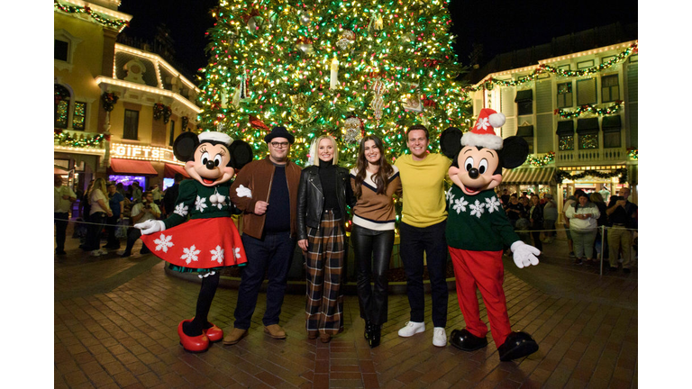 Disney's "Frozen 2" Stars Kristen Bell, Idina Menzel, Josh Gad And Jonathan Groff Kick Off The Holiday Season At Disneyland Resort