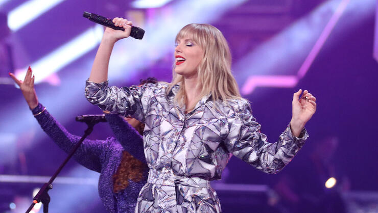 Taylor Swift To Debut New Cats Song Beautiful Ghosts On