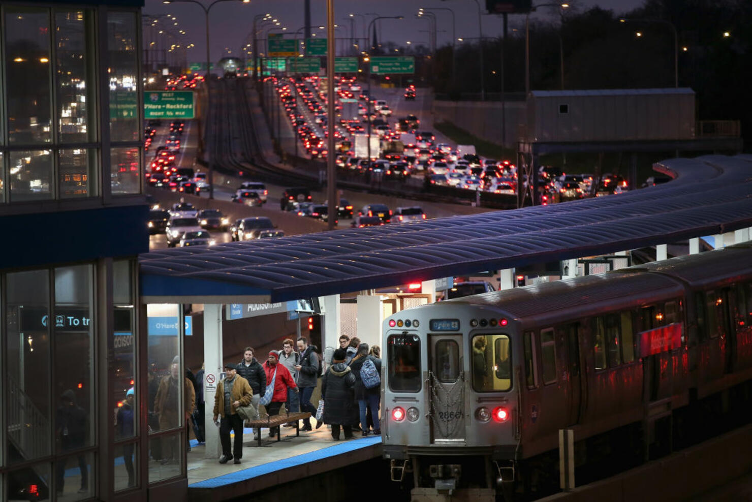 Holiday Travel Ahead Of Thanksgiving Clogs Airports And Highways
