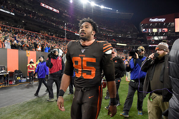 Pittsburgh Steelers v Cleveland Browns