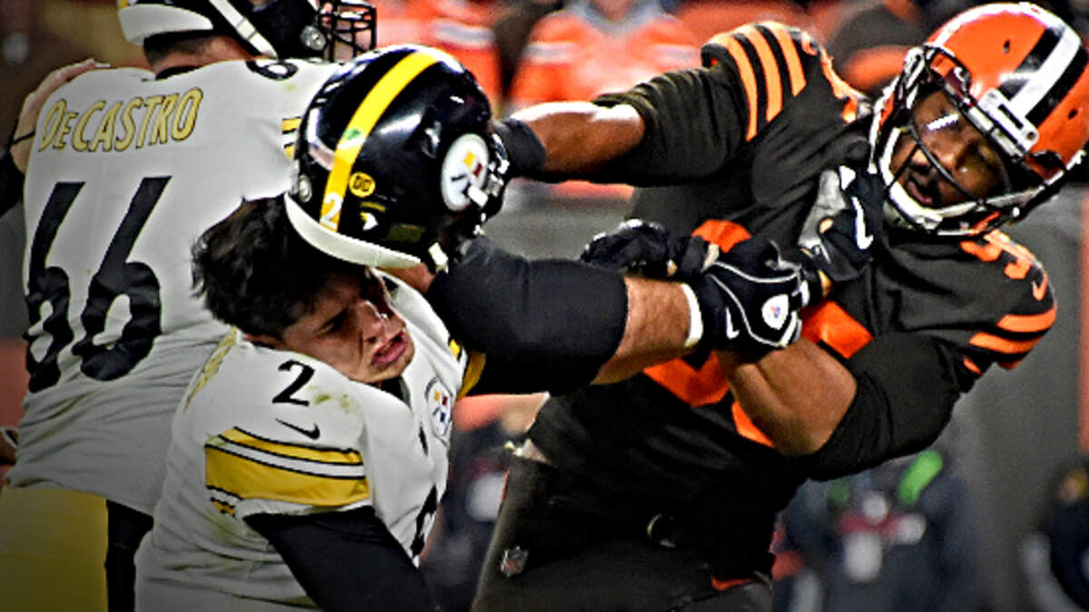 Myles Garrett Assaulting Mason Rudolph Helmet Smash Browns Vs