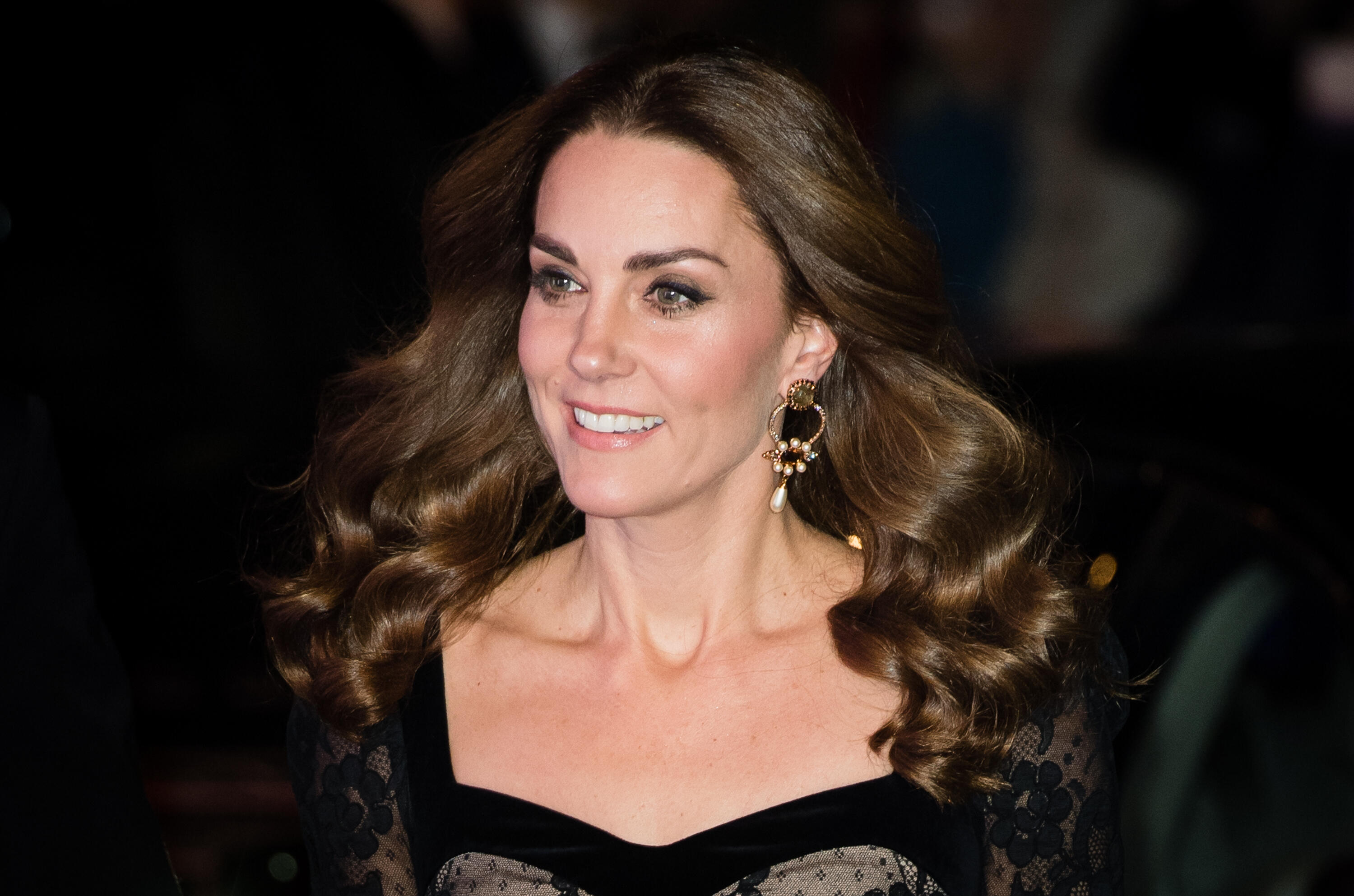 Kate Middleton Stuns In Sheer Lace Gown At Royal Variety Performance Iheart 