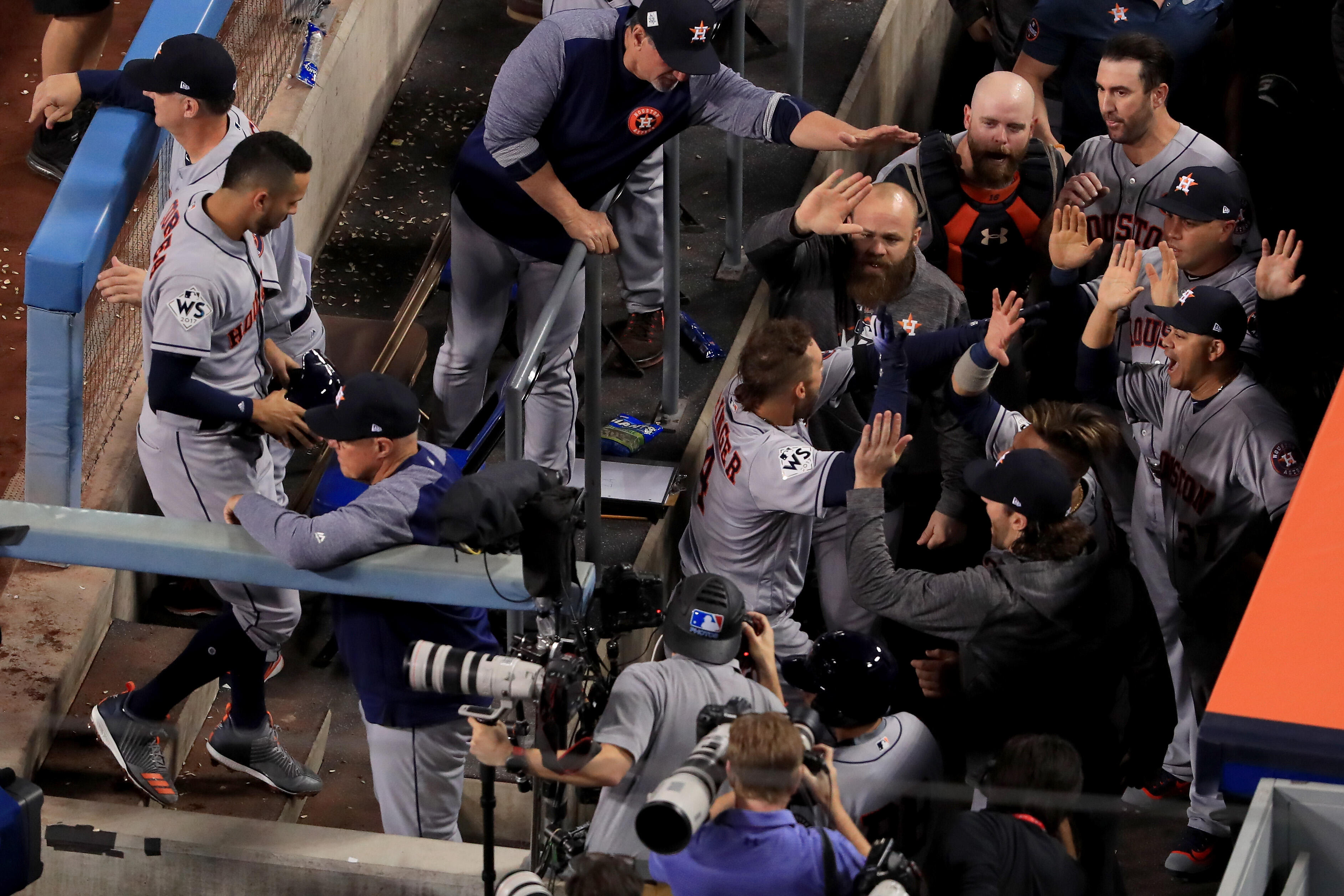 MLB Execs Believe Astros Were Using Electronic Buzzer on Players