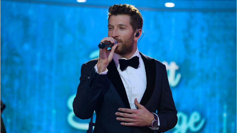 Brett Eldredge To Sing At 2019 Rockefeller Center Christmas Tree Lighting