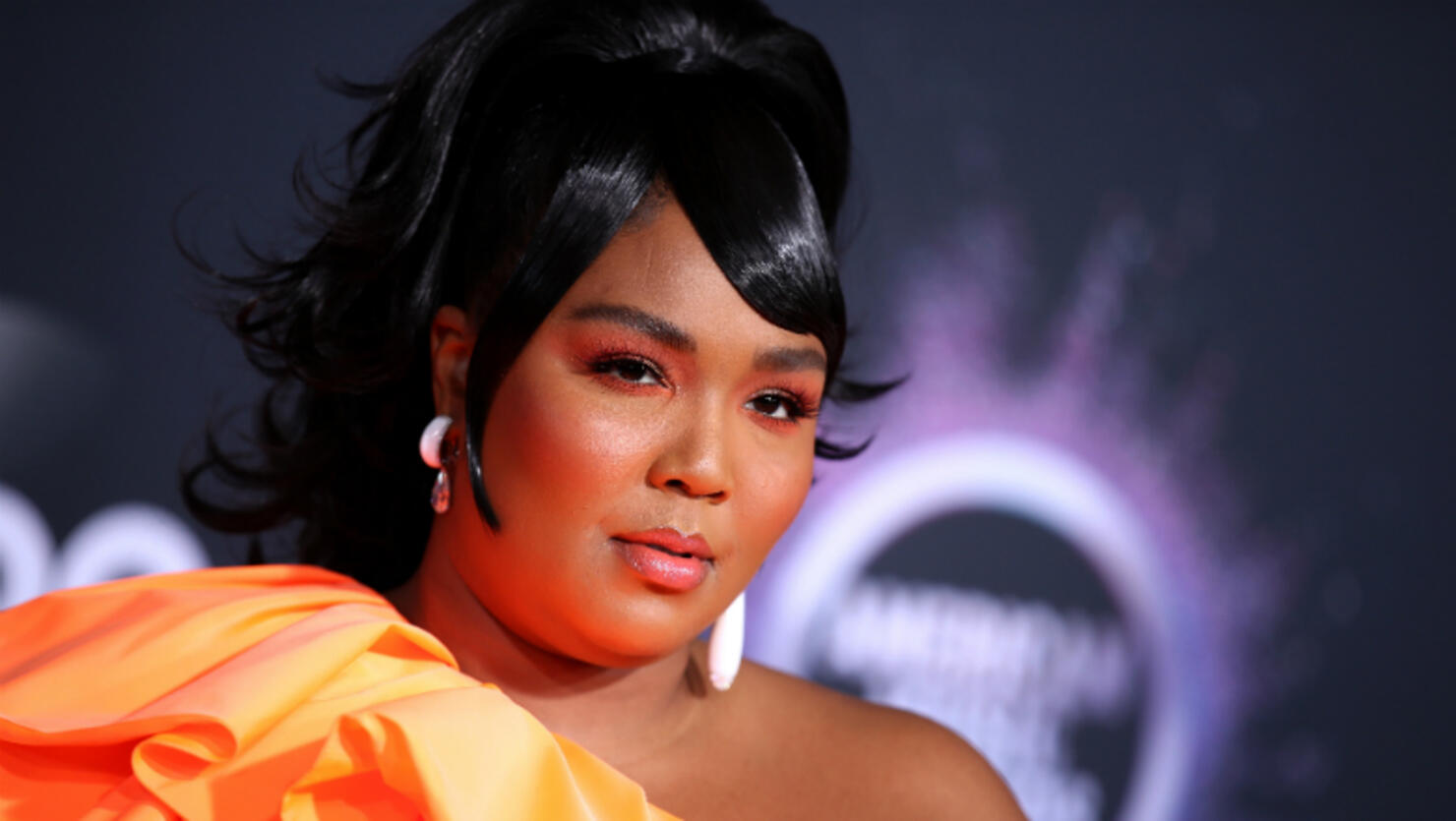 Lizzo Delivers Emotional Performance At 2019 American Music Awards Iheart