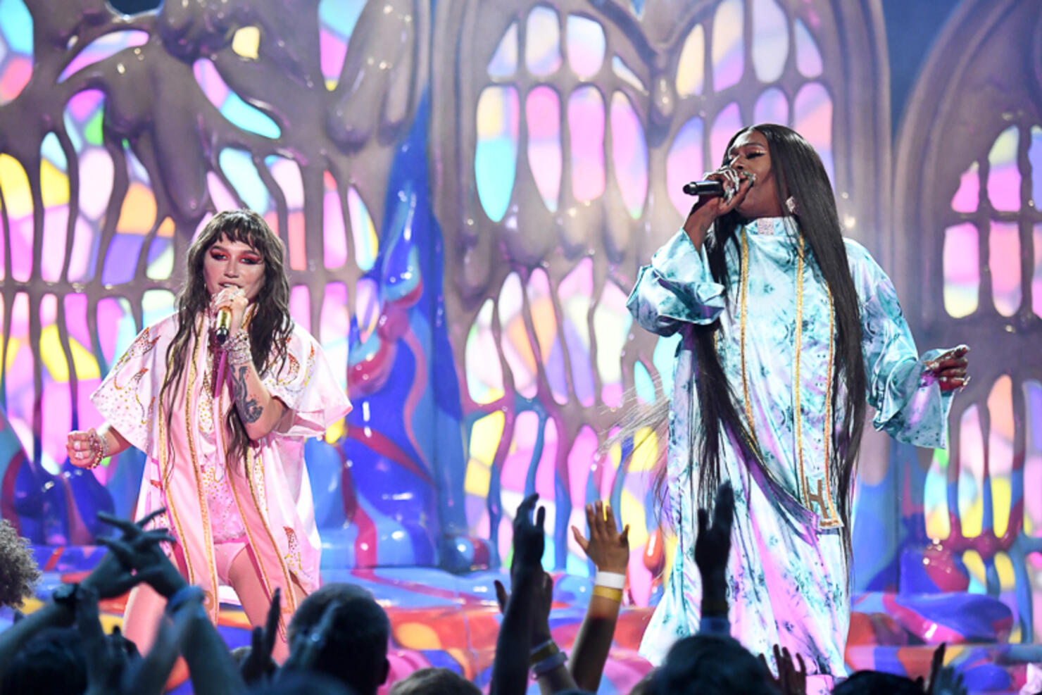2019 American Music Awards - Roaming Show And Backstage