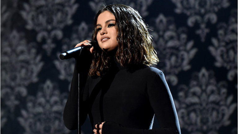 2019 American Music Awards - Roaming Show And Backstage
