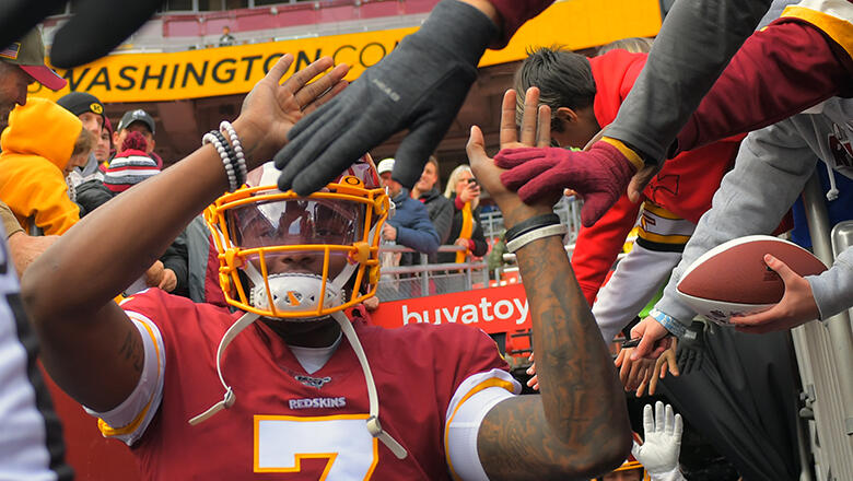 Washington Redskins quarterback misses last play of game taking a selfie