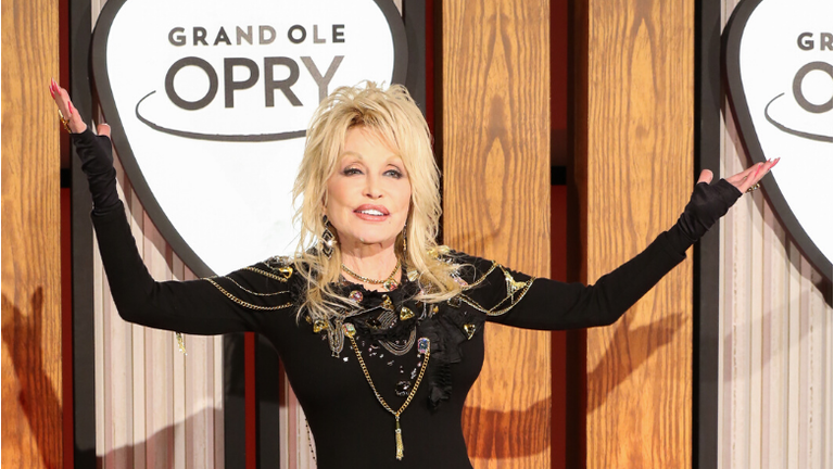 Dolly Parton Sings 'Jolene,' '9 To 5' At Opry 50th Anniversary Special