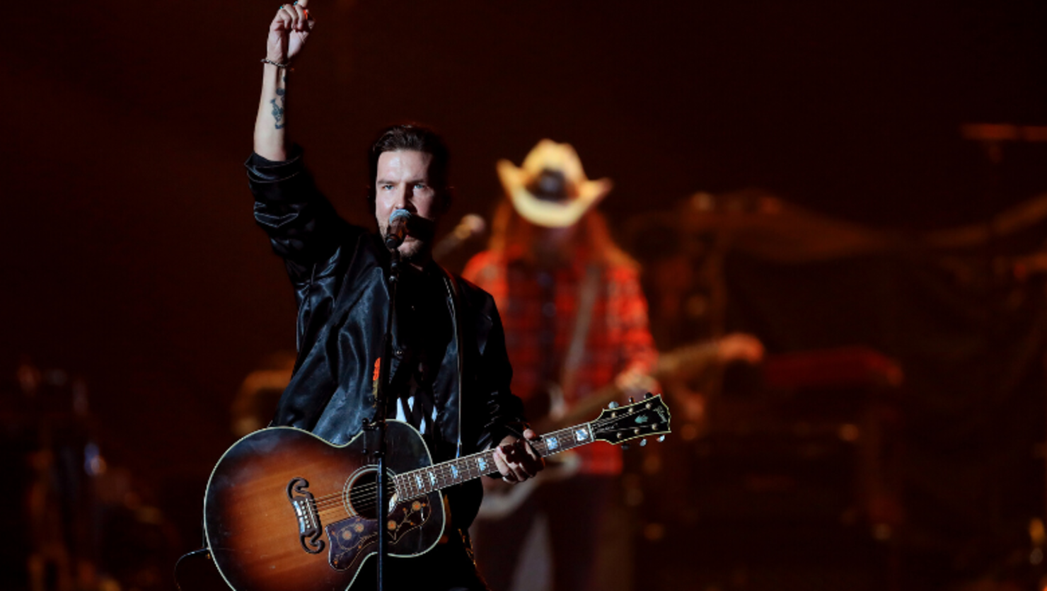 Brothers Osborne Loses Power During Thanksgiving Day Halftime Show 